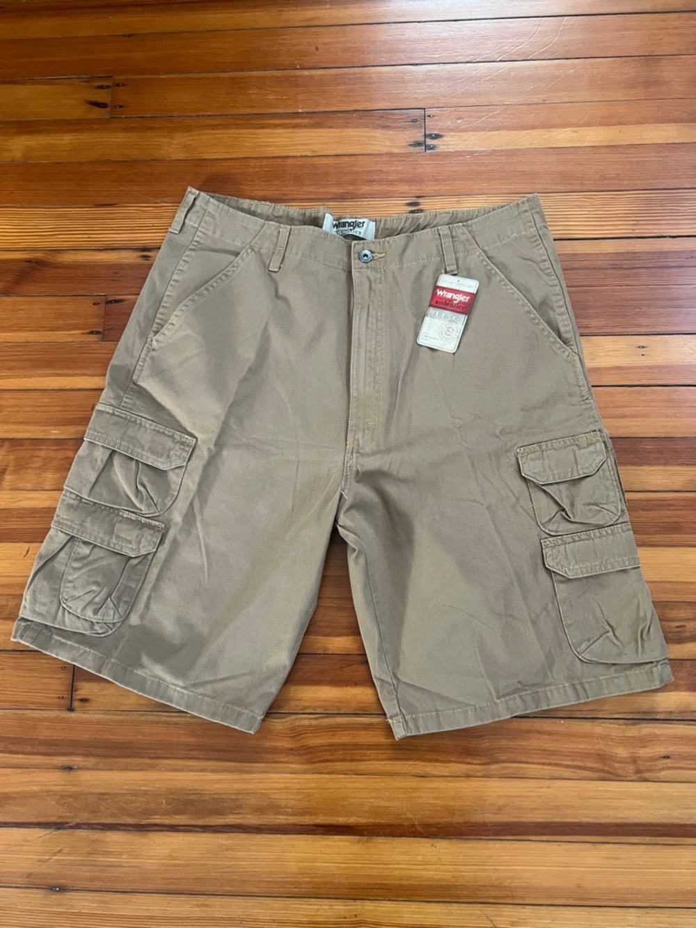 Wrangler Brown Cargo Shorts with Side Pockets